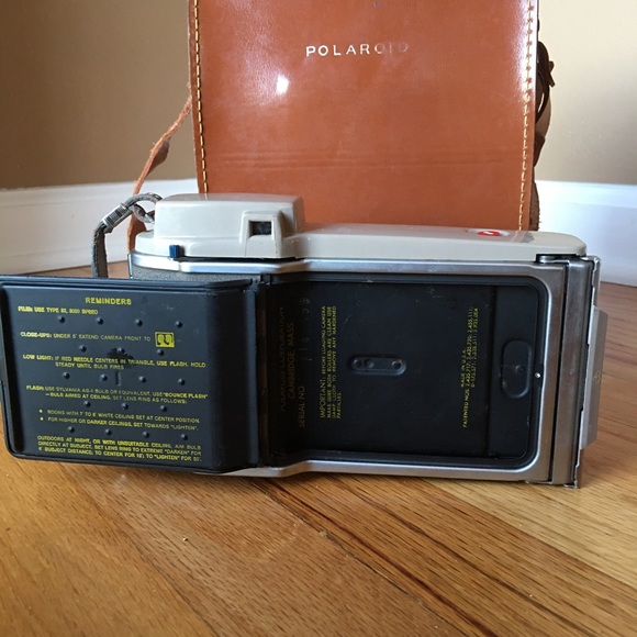 Vintage Polaroid Camera - Picture 4 of 8